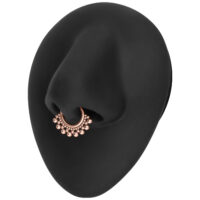 Ruusuinen septum clicker mustalla näytöllä mallinnettuna